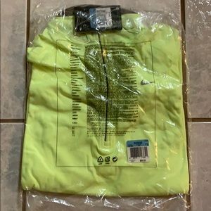 New - Nike 1/4 ZIP Top - M